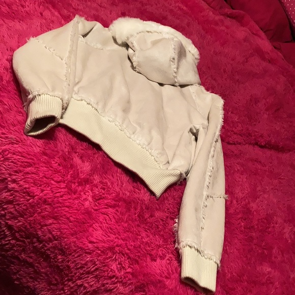 Candie’s Winter Coat - Picture 3 of 13